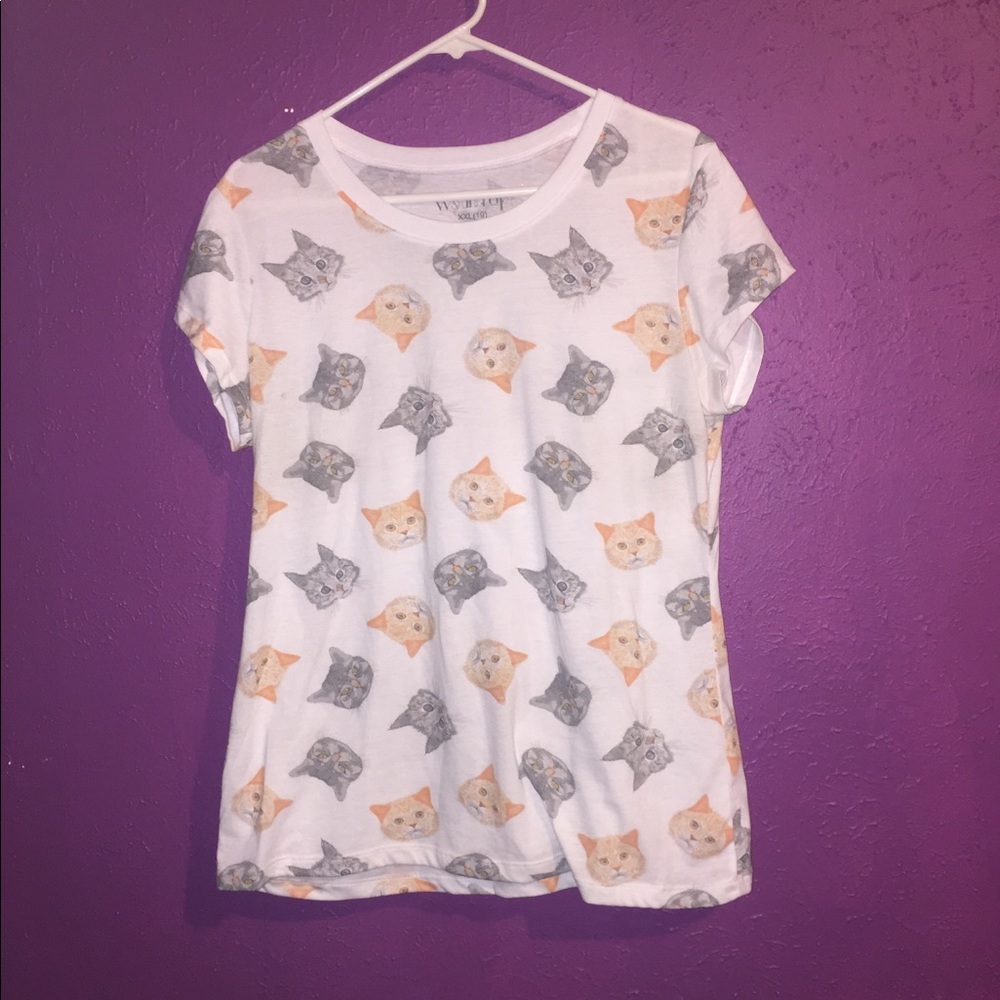 💕2 for $7💕Juniors cat tee xxl